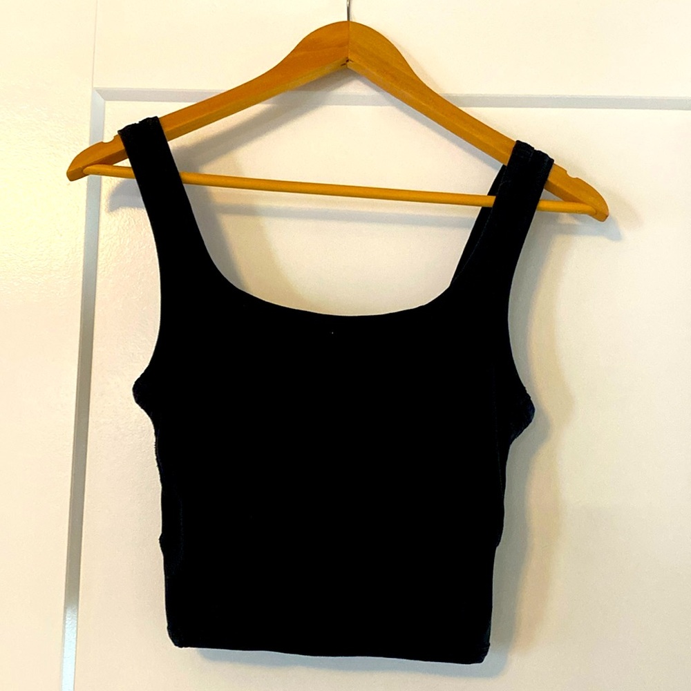 Lululemon Black Cropped Tank Size Medium